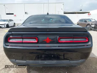 2016 Dodge Challenger R/T Scat Pack z VIN 2C3CDZFJ3GH334930, wystawiony jako IAAI lot #41872373 z przebiegiem 146 937 mil mil oraz . Historia ofert i sprzedaży dostępna na DreamBid. Obrazek 17.