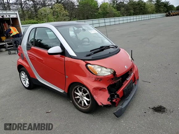 2008 Smart fortwo Pure z VIN WMEEJ31X18K155044, wystawiony jako Copart lot #58137355 z przebiegiem 62 718 mil mil oraz Szkody całkowita. Historia ofert i sprzedaży dostępna na DreamBid. Obrazek 13.