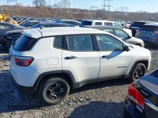 2018 Jeep Compass Sport with VIN 3C4NJCAB8JT263412, listed as a IAAI auction lot 41561089 with 94,275 mi miles. Bid and sale history available at carsss.com. Image 14.