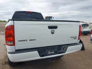 2006 Dodge 3500 Laramie z VIN 3D7LX38C66G223114, wystawiony jako IAAI lot #40760004 z przebiegiem 171 229 mil mil oraz . Historia ofert i sprzedaży dostępna na DreamBid. Obrazek 16.