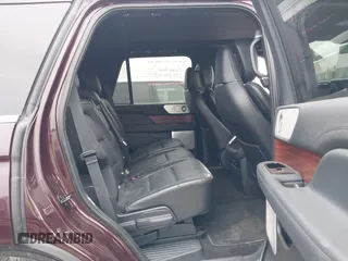 2023 Lincoln Navigator Reserve z VIN 5LMJJ2LG4PEL01818, wystawiony jako IAAI lot #42178476 z przebiegiem 31 059 mil mil oraz . Historia ofert i sprzedaży dostępna na DreamBid. Obrazek 8.