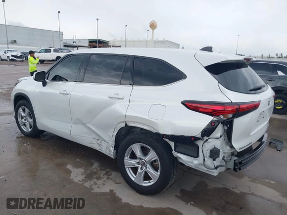 2022 Toyota Highlander LE z VIN 5TDBZRBH1NS216174, wystawiony jako IAAI lot #41903427 z przebiegiem 68 671 mil mil oraz . Historia ofert i sprzedaży dostępna na DreamBid. Obrazek 3.