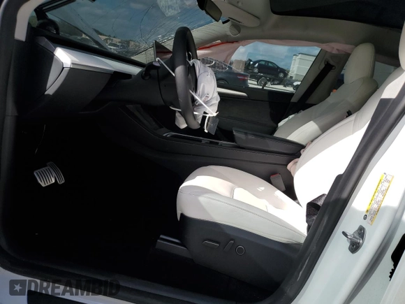 2024 Tesla Model Y Performance with VIN 7SAYGDEF3RF050704, listed as a Copart auction lot 45512455 with 15,539 mi miles and Salvage Title. Bid and sale history available at DreamBid. Image 7.