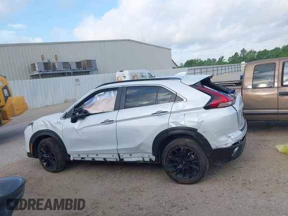 2024 Mitsubishi Eclipse Cross LE z VIN JA4ATVAA2RZ060509, wystawiony jako IAAI lot #42060191 z przebiegiem 13 421 mil mil oraz . Historia ofert i sprzedaży dostępna na DreamBid. Obrazek 13.