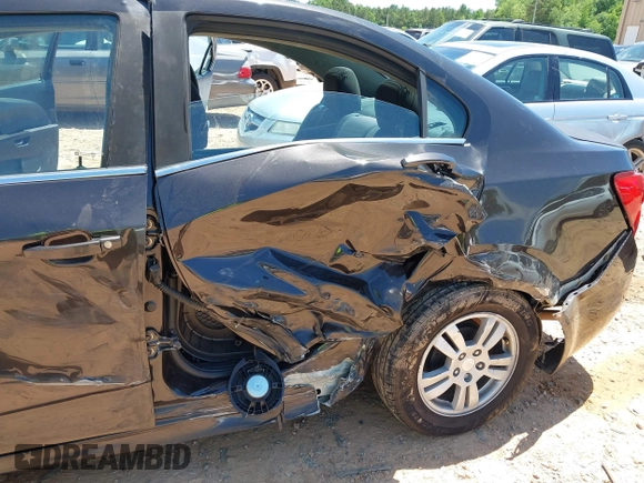 2014 Chevrolet Sonic LT с VIN 1G1JC5SH3E4139348, выставлен на аукционе IAAI как лот 42336984 с пробегом Не указан миль и . История ставок и продаж доступна на DreamBid. Изображение 6.