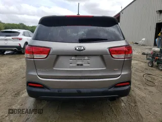 2018 Kia Sorento LX z VIN 5XYPG4A31JG345348, wystawiony jako Copart lot #55413455 z przebiegiem 64 868 mil mil oraz Szkoda całkowita • Salvage title. Historia ofert i sprzedaży dostępna na DreamBid. Obrazek 6.