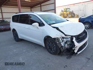 2022 Chrysler Pacifica Touring with VIN 2C4RC1FG1NR110237, listed as a IAAI auction lot 41058050 with Not provided miles and . Bid and sale history available at DreamBid. Image 1.