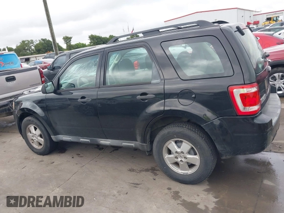 2011 Ford Escape XLS z VIN 1FMCU0C73BKB97601, wystawiony jako IAAI lot #42498599 z przebiegiem 243 282 mil mil oraz . Historia ofert i sprzedaży dostępna na DreamBid. Obrazek 14.