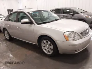 2007 Ford Five Hundred SEL with VIN 1FAHP24197G139080, listed as a IAAI auction lot 41880426 with 138,018 mi miles. Bid and sale history available at carsss.com. Image 1.