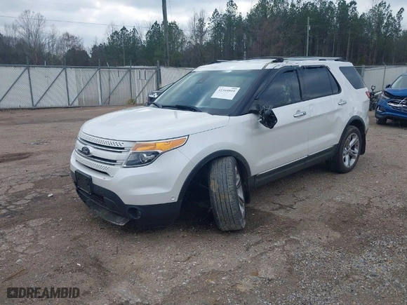 2014 Ford Explorer Limited with VIN 1FM5K8F84EGB74076, listed as a IAAI auction lot 41560599 with 186,258 mi miles. Bid and sale history available at carsss.com. Image 2.