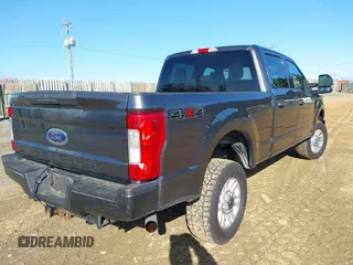2018 Ford Super Duty F-250 SRW XL with VIN 1FT7W2B64JEC34849, listed as a IAAI auction lot 41970883 with 191,631 mi miles. Bid and sale history available at carsss.com. Image 4.