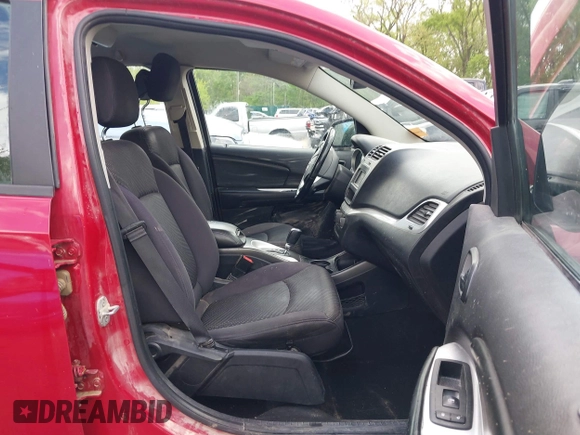 2013 Dodge Journey SE z VIN 3C4PDCAB4DT684886, wystawiony jako IAAI lot #42096367 z przebiegiem 177 338 mil mil oraz . Historia ofert i sprzedaży dostępna na DreamBid. Obrazek 5.