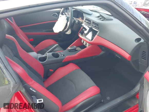 2025 Nissan Z Performance with VIN JN1BZ4BH2SM411231, listed as a IAAI auction lot 42030511 with 251 mi miles and . Bid and sale history available at DreamBid. Image 5.