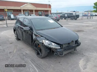 2018 Volkswagen Golf S z VIN 3VWB17AU2JM280709, wystawiony jako IAAI lot #42471719 z przebiegiem 115 371 mil mil oraz . Historia ofert i sprzedaży dostępna na DreamBid. Obrazek 1.
