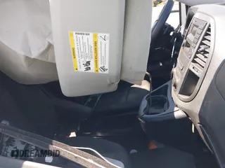 2017 Mercedes-Benz Metris Cargo z VIN WD3PG2EA5H3224490, wystawiony jako IAAI lot #42001238 z przebiegiem 71 869 mil mil oraz . Historia ofert i sprzedaży dostępna na DreamBid. Obrazek 5.