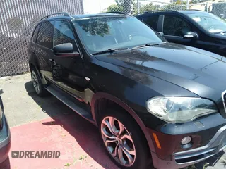2007 BMW X5 4.8i z VIN 4USFE83507LY66575, wystawiony jako IAAI lot #42317099 z przebiegiem 142 356 mil mil oraz . Historia ofert i sprzedaży dostępna na DreamBid. Obrazek 1.