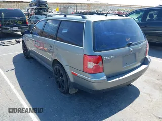 2003 Volkswagen Passat GLX z VIN WVWYH63BX3E462424, wystawiony jako IAAI lot #42471156 z przebiegiem 255 822 mil mil oraz . Historia ofert i sprzedaży dostępna na DreamBid. Obrazek 3.