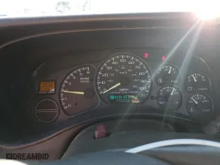 2000 Chevrolet Silverado 1500 with VIN 1GCEC14V3YE374450, listed as a Copart auction lot 46484315 with 172,096 mi miles and Salvage Title. Bid and sale history available at carsss.com. Image 9.