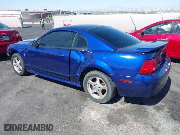 2002 Ford Mustang Standard z VIN 1FAFP40422F222075, wystawiony jako IAAI lot #42565741 z przebiegiem 139 096 mil mil oraz . Historia ofert i sprzedaży dostępna na DreamBid. Obrazek 3.