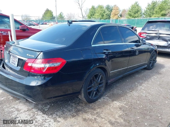 2013 Mercedes-Benz E-Class E 350 Luxury with VIN WDDHF8JB3DA758470, listed as a IAAI auction lot 41879606 with 181,729 mi miles. Bid and sale history available at carsss.com. Image 4.