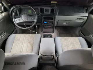 1988 Ford Thunderbird with VIN 1FABP6048JH134905, listed as a Copart auction lot 89320505 with 171,447 mi miles and Clean Title. Bid and sale history available at carsss.com. Image 8.