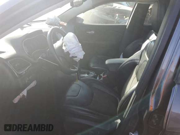 2019 Jeep Cherokee Altitude with VIN 1C4PJMLX1KD385480, listed as a Copart auction lot 74807884 with 17,622 mi miles and Salvage Title. Bid and sale history available at DreamBid. Image 7.