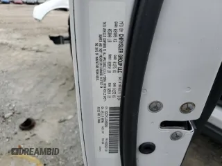 2014 Dodge Challenger SRT-8 z VIN 2C3CDYCJ1EH258264, wystawiony jako Copart lot #75100064 z przebiegiem 105 432 mil mil oraz Szkoda całkowita • Salvage title. Historia ofert i sprzedaży dostępna na DreamBid. Obrazek 12.