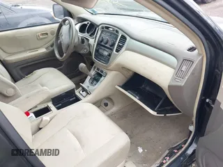 2005 Toyota Highlander z VIN JTEEP21A650078211, wystawiony jako IAAI lot #42101223 z przebiegiem Nie podano mil oraz . Historia ofert i sprzedaży dostępna na DreamBid. Obrazek 5.