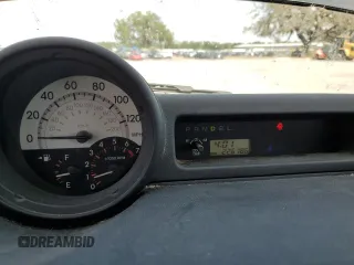 2006 Scion xB z VIN JTLKT324164100826, wystawiony jako Copart lot #59614415 z przebiegiem 226 186 mil mil oraz Szkoda całkowita • Salvage title. Historia ofert i sprzedaży dostępna na DreamBid. Obrazek 9.