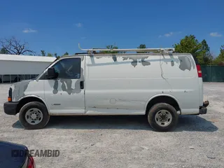 2005 Chevrolet Express Cargo Van with VIN 1GCGG25VX51226784, listed as a IAAI auction lot 42012325 with 537,878 mi miles. Bid and sale history available at carsss.com. Image 14.