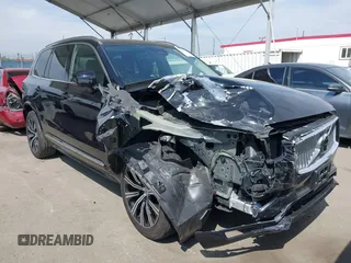 2024 Volvo XC90 Plus Bright Theme z VIN YV4L12PE8R1227836, wystawiony jako IAAI lot #41959726 z przebiegiem 29 625 mil mil oraz . Historia ofert i sprzedaży dostępna na DreamBid. Obrazek 1.
