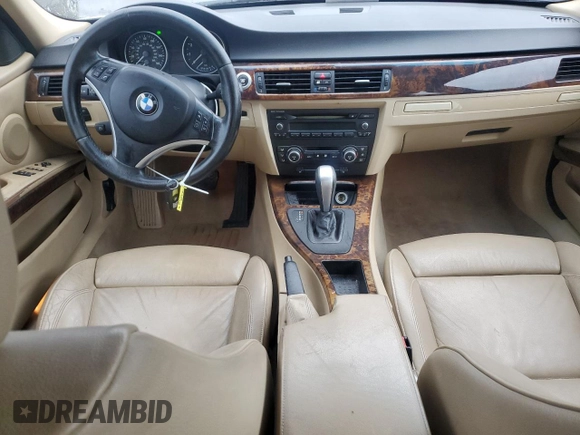 2007 BMW 3 Series 328i z VIN WBAVA335X7KX76319, wystawiony jako Copart lot #57342215 z przebiegiem 176 016 mil mil oraz Szkoda całkowita • Salvage title. Historia ofert i sprzedaży dostępna na DreamBid. Obrazek 8.