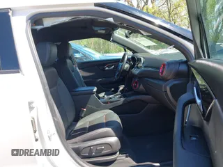 2021 Chevrolet Blazer RS z VIN 3GNKBKRS1MS584224, wystawiony jako IAAI lot #42022148 z przebiegiem 41 295 mil mil oraz . Historia ofert i sprzedaży dostępna na DreamBid. Obrazek 5.