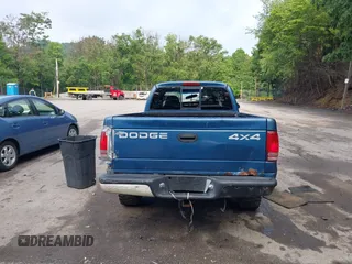 2002 Dodge Dakota с VIN 1B7GG12X62S641705, выставлен на аукционе IAAI как лот 42435567 с пробегом 176 930 миль миль и . История ставок и продаж доступна на DreamBid. Изображение 16.