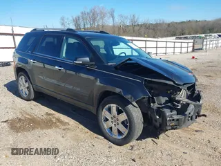 2017 GMC Acadia Limited z VIN 1GKKRSKD6HJ280835, wystawiony jako IAAI lot #41343049 z przebiegiem 104 167 mil mil oraz . Historia ofert i sprzedaży dostępna na DreamBid. Obrazek 1.