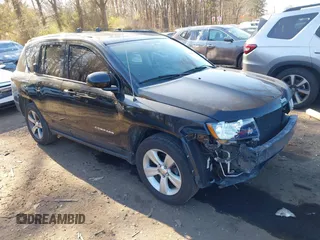 2017 Jeep Compass High Altitude z VIN 1C4NJDEB4HD109831, wystawiony jako IAAI lot #42022301 z przebiegiem 125 148 mil mil oraz . Historia ofert i sprzedaży dostępna na DreamBid. Obrazek 1.