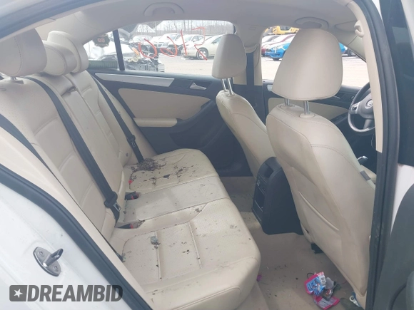 2013 Volkswagen Jetta Sedan SE w/Convenience/Sunroof with VIN 3VWBP7AJ0DM415159, listed as a IAAI auction lot 41615160 with 162,405 mi miles. Bid and sale history available at carsss.com. Image 8.