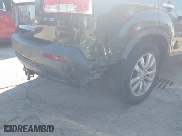 2011 Kia Sorento EX with VIN 5XYKU4A22BG095372, listed as a IAAI auction lot 41852948 with 265,609 mi miles. Bid and sale history available at carsss.com. Image 6.