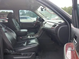 2007 Cadillac Escalade z VIN 1GYFK638X7R420955, wystawiony jako IAAI lot #42313073 z przebiegiem 175 578 mil mil oraz . Historia ofert i sprzedaży dostępna na DreamBid. Obrazek 5.