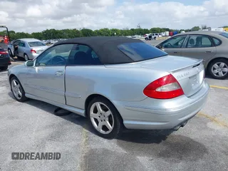 2007 Mercedes-Benz CLK 5.5L with VIN WDBTK72F37F222068, listed as a IAAI auction lot 42124732 with 169,442 mi miles. Bid and sale history available at carsss.com. Image 3.