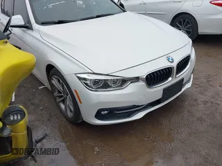 2018 BMW 3 Series 330i z VIN WBA8B9G53JNU57549, wystawiony jako IAAI lot #41521049 z przebiegiem 63 557 mil mil oraz . Historia ofert i sprzedaży dostępna na DreamBid. Obrazek 1.