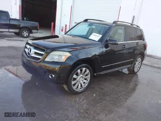 2010 Mercedes-Benz GLK-Class GLK 350 with VIN WDCGG5GB3AF333719, listed as a IAAI auction lot 41889521 with 1 mi miles. Bid and sale history available at carsss.com. Image 2.