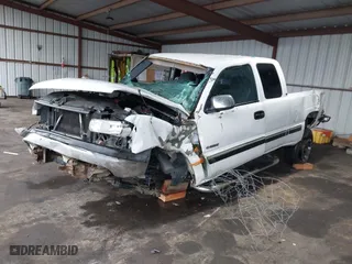 2001 Chevrolet Silverado 1500 LT with VIN 2GCEC19T211399144, listed as a IAAI auction lot 41528968 with 193,357 mi miles. Bid and sale history available at carsss.com. Image 2.