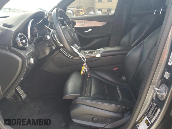 2019 Mercedes-Benz GLC 300 z VIN WDC0G4KB8KV169636, wystawiony jako Copart lot #53564445 z przebiegiem 108 339 mil mil oraz Szkoda całkowita • Salvage title. Historia ofert i sprzedaży dostępna na DreamBid. Obrazek 7.
