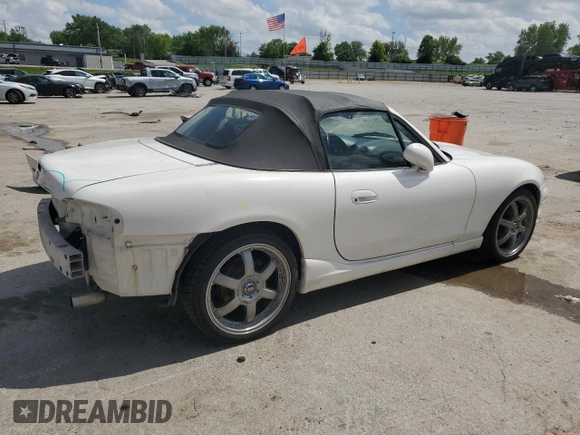 2000 Mazda MX-5 Miata with VIN JM1NB3531Y0152594, listed as a Copart auction lot 57460195 with 78,139 mi miles and Salvage title. Bid and sale history available at DreamBid. Image 3.