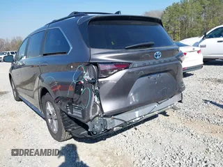 2024 Toyota Sienna XLE z VIN 5TDJRKEC8RS219789, wystawiony jako IAAI lot #41655786 z przebiegiem 1612 mil mil oraz . Historia ofert i sprzedaży dostępna na DreamBid. Obrazek 6.