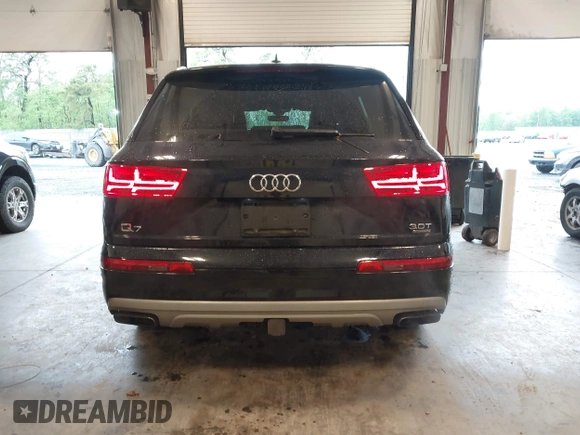 2017 Audi Q7 Premium Plus z VIN WA1LAAF75HD047074, wystawiony jako IAAI lot #42223975 z przebiegiem 126 501 mil mil oraz . Historia ofert i sprzedaży dostępna na DreamBid. Obrazek 16.