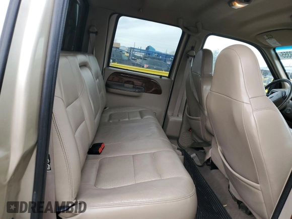 2001 Ford F-350 XL z VIN 1FTSW31F71EB04906, wystawiony jako Copart lot #42333355 z przebiegiem 210 796 mil mil oraz Czysty tytuł • Clean title. Historia ofert i sprzedaży dostępna na DreamBid. Obrazek 10.