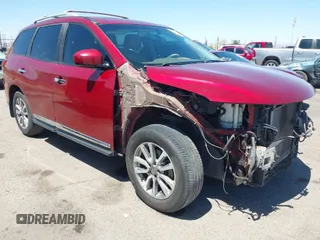 2013 Nissan Pathfinder SV with VIN 5N1AR2MN5DC605594, listed as a IAAI auction lot 42014385 with 157,111 mi miles. Bid and sale history available at carsss.com. Image 1.