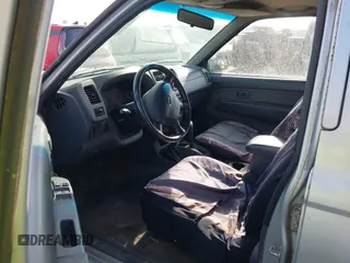 2001 Nissan Frontier XE z VIN 1N6ED27Y41C341156, wystawiony jako IAAI lot #42470999 z przebiegiem 262 076 mil mil oraz . Historia ofert i sprzedaży dostępna na DreamBid. Obrazek 5.